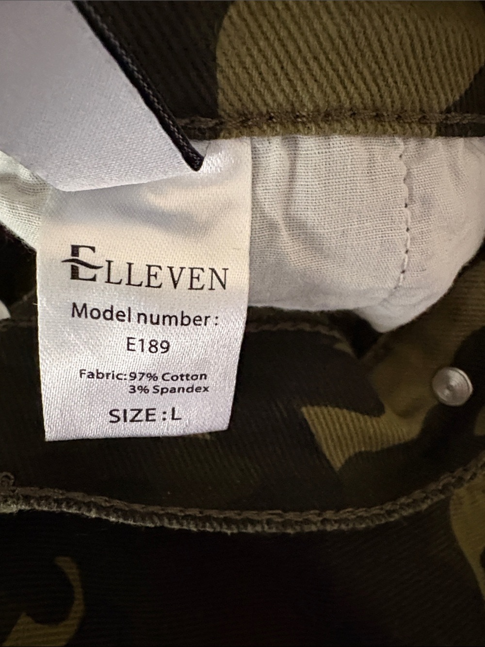 Women’s Camouflage Cargo Shorts - Green Camo. Elastic waist - Picture 3 of 4